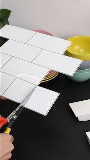 How To DIY Peel and Stick Tile #backsplash #homedecor #kitchendesign #backsplashideas