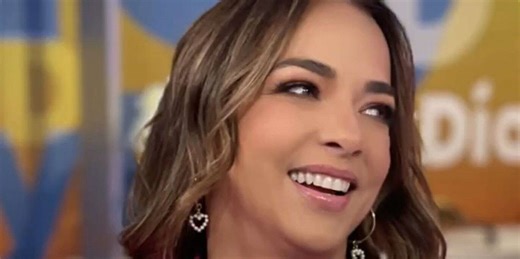 Adamari López muestra la cicatriz de su cirugía por un motivo muy cercano a su corazón