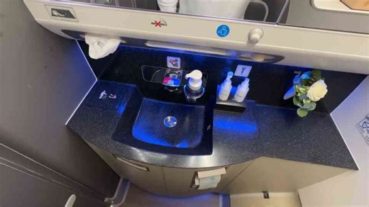 24 Hours Inside the World’s Best First Class Cabin