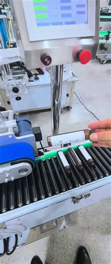 vial bottle horizontal labeling machine