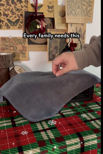 Every family needs it. #humidifier #atmosphere #christmas #warmth #stove