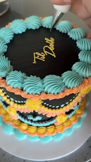 The most unique wedding cake Ive ever made #cakedecorating #wedding #shorts #cakedesign | Qhmedia | Facebook