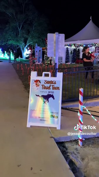✨ Holiday magic in Marble Falls✨ An hour from Georgetown you’ll find this hill country gem and it’s the perfect spot for a family getaway🎄✨ Every night they have holiday activities including: Walkway of Lights: Over 2 million lights glow over Lake Marble Falls in Lakeside Park every night from Nov 18 – Dec 31. Free Photos with Santa inside every Friday, Saturday & Sunday leading up to Christmas at the Walkway of Lights. (6–10pm, $2 per person) Winter Ice Rink: Lace up your skates for real-ice s