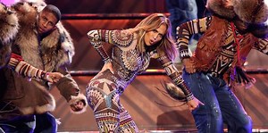 WATCH: JLo's Medley of 2015's Biggest Hits at the American Music Awards