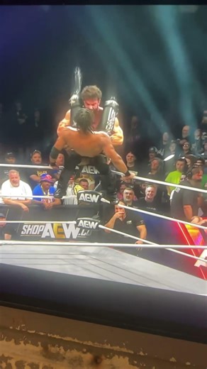 Brian Cage Fixes Botch With Muscle #aew #wrestling
