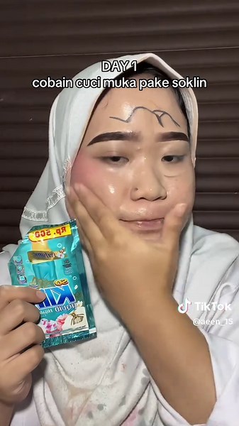 Hasil Pencucian Muka dengan Soklin: Hari Pertama
