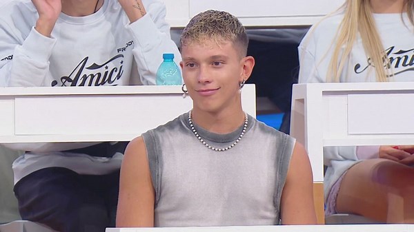 Amici 25, il ritorno di Alessio nel talent di Maria De Filippi | Video Witty