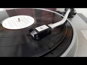 EMT 930st playing a tune.