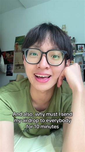 and cuz iw the live photo i must airdrop no choice cannot whatsapp 😭