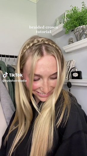 NEW FAVORITE HAIRSTYLE UNLOCKED 💌✨🤌🏻 #braidedcrownhairstyle #braidedcrown #hairstyle #heatlesshairstyles #easyhairstyles #summerhair2023 #springhairstyles #hairinspo #blondehair #hairstylist #braidhairstyle #hairstyles #hairtutorial #hairtok