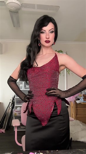 Transform into a Vampire: Fun Dress-Up Tutorial