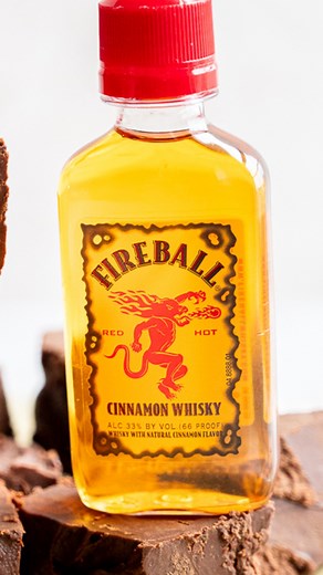 4-Ingredient Chocolate Fireball Fudge Recipe