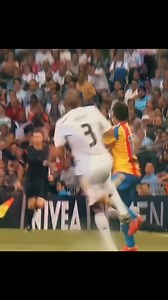 Le duo défensif le plus démesuré 🤣🤣 #foryouシ #fypシ #viralreelsシ #fb #viralvideoシ #viralreelsfacebook #viralreelschallenge #viralpage #cr7fans | JLuc Kouadio