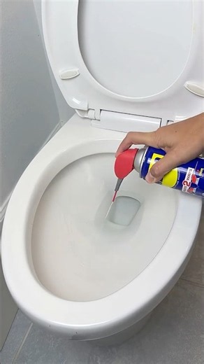 6 Hidden WD-40 Hacks That Work #cleaning #DIYhacks