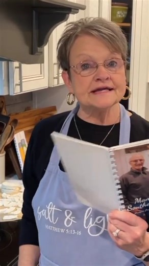 Mama Sue makes Chicken and Dumplings | Mama Sue’s Southern Kitchen