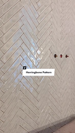 The herringbone tub wall installed ✨ #tile #tileinstallation #bathroommakeover #remodel #renovation #renovationproject #interiordesign #herringbone #familybusiness #austinrealestate #realestate #austin #atx