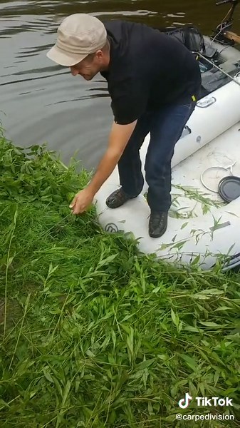 Quand tu aides PAS ton collègue ! #carpedivision 🎣🤘 #carpfishing #carpe #peche #carpiste #carpe2021 #carpefr #carpfishinguk #carpangler #carption