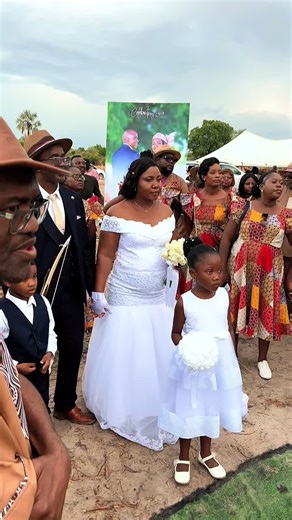 Happiness is for free 😂🫵🏽🙏🏽🫡✈️