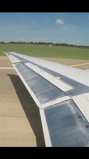 You’ll Never See This Again… American MD-80 N501AA Takeoff with Announcements ✈️ #aviation #asmr