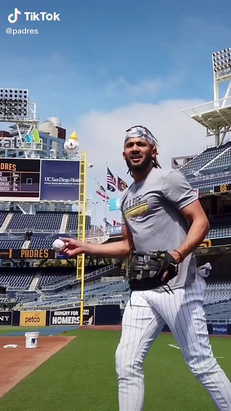 Tatis Jr.'s Step Back Three-Pointer in Baseball TikTok