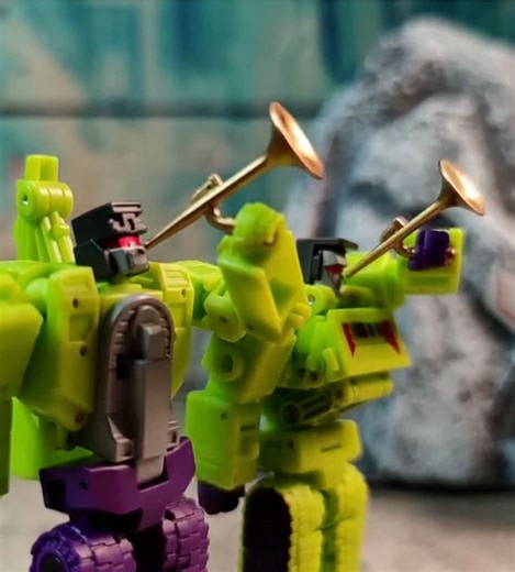 Unboxing Cybertron Souna Horn Team Action Figures