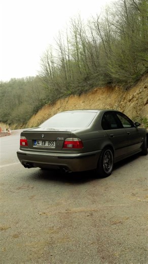 BMW M5 E39 Individual, Messing Metallic renginde, dünyada sadece 11 adet. Nadiri görmek ayrıcalıktır