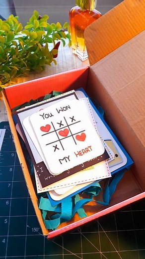 Artistic gurl | DIY : cute handmade love notes ♥️ Follow for more art ideas 🌸 . . #handmadecards #handmadegifts #handmadewithlove #artideas #calendercards... | Instagram