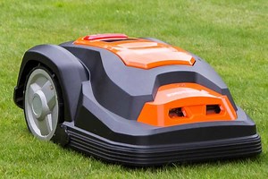 La tondeuse Yard Force est à seulement 400 € (au lieu de 650 €), un inédit pour ce robot autonome et connecté