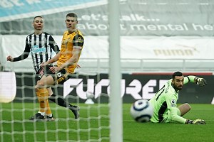Newcastle 1-1 Wolves: Injuries, errors & missed chances makes draw feel like a defeat