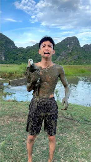 Saving A Duck Covered In Mud! 🦆