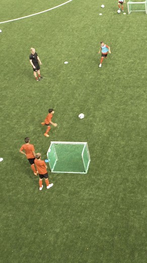 Was ein Dribbling🔥 Hat Joscha recht? 🚨⚽️ Nur noch im November: 60% auf alle Fortbildungen und Kurse 50% auf die Trainer-Starter-Sets Bambini bis D-Jugend 25% auf alle Karten-Sets und die FUNiño-Mappe 👉 Jetzt im Shop