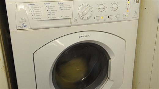 Cockney washing machine shouts 'come on then' at owner