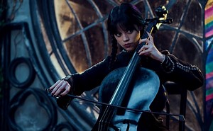 Merlina: cuál es la canción que toca en el chelo y cuál es la del baile