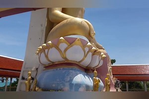 Big Buddha on Koh Samui 🙏🇹🇭💯 The serene island of Koh Samui in Thailand is home to a remarkable spiritual landmark known as Big Buddha. 🪷🪷🪷 As one of the most revered and iconic attractions on the island, Big Buddha stands tall, offering a sense of tranquility and cultural significance to visitors from around the world. Getting to Big Buddha is a breeze. Located on Koh Samui, Thailand, the easiest way to reach Big Buddha is by taxi or songthaew (a shared pickup truck). Just tell the drive