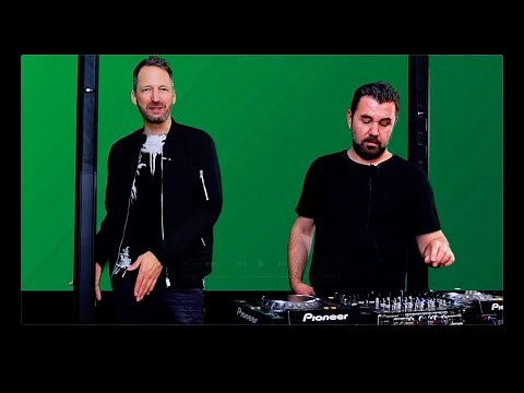 Milk & Sugar testing the new BOSE L1 Pro 8 and Pro 16 portable line array PA systems.