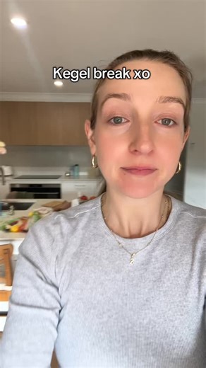 2.8K views · 21K reactions | 2min break in my online Birth Choices course….You know what to do 欄 Want more ➡️ subscribe for beginner, intermediate and advanced workouts daily. Disclaimer: always see a Women’s health physio before doing these. These are not recommended for everyone. #womenshealthphysio #pelvicfloorexercises #incontinencetok #pregnancyexercises #pelvichealth #prolapse #leakingontrampoline | Female Physio Co. | Facebook