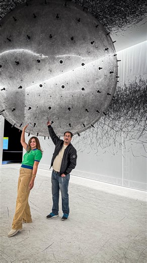 ‎Samasem ..samia /ساميه travel photography‎ on Instagram‎: "Exploring #ADA by @karinasmiglabobinski at the #BalloonMuseum, a giant floating globe that creates evolving charcoal patterns as it moves, inspired by the first computer programmer, Ada Lovelace. Making art with charcoal and helium! 🎈 #InteractiveArt تم تسميته تكريمًا لعالمة الرياضيات الإنجليزية التي تحمل نفس الاسم في القرن التاسع عشر آدا لوفليس آدا عمل فنيّ مُولّد ذاتيًا. مهما حاول الزوار السيطرة عليه، سرعان ما يدركون أن آدا فنانة مست