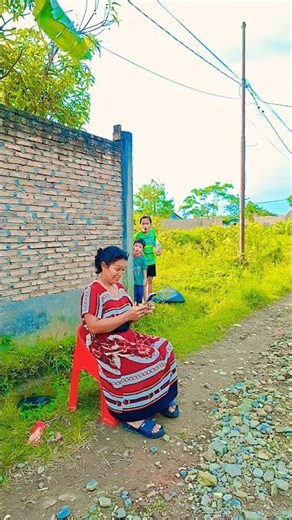 Grandma watches gojo⁉️ #comedy #shorts