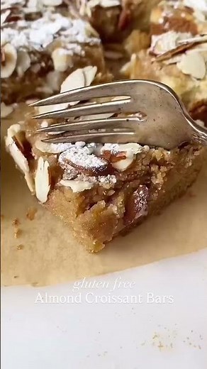 Irresistible Almond Croissant Blondies Recipe – Gooey, Sweet, & Easy to Make!