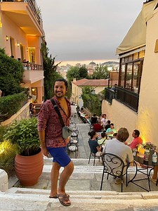 279K views · 11K reactions | Vlog 9: تعالوا افرجكم على منطقة بلاكا فى آثينا واحدة من اقدم المناطق فى العاصمة اليونانية #سفر #اليونان #اوروبا #travel | Pola Salem بولا سالم | Facebook