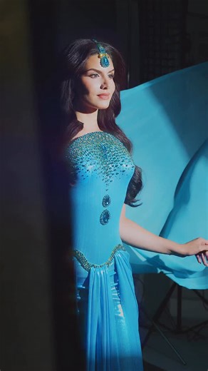 Be a Queen X Superwoman 🩵 Creative director: @lynelle_skyla Stylist: @zarko.vr Designer: @mark.atelier_ Makeup Products @hudabeauty MUA: @alfredlegacion Hair: @hairbybombezajanz Videographer: @bjornsmit.photoandfilm Accessories: @christophermunar | Nadeen Ayoub