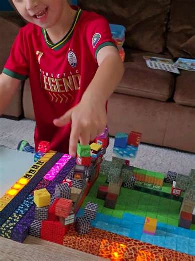 Dit speelgoed is echt een hit hier thuis! 🥹🧲✨ Met deze magnetische bouwblokken kunnen kinderen eindeloos bouwen, fantaseren en hun eigen werelden creëren. En de lichtgevende blokken maken het nóg leuker! 💡 Er zijn zoveel verschillende sets dat er voor ieder kind wel iets leuks tussen zit. 🏰🦄🚀 👉 Bekijk de magnetische bouwblokken via de link! #magnetischebouwblokken #magnetischspeelgoed #bouwspeelgoed #kinderspeelgoed #speelgoedtips