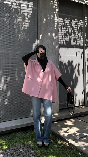 GONEGANI Official on Instagram: "Kenzo vest auto bikin looks outfit kamu terlihat makin menarik. Kenzo Vest pasti bakalan kepake banget 😘 Inframe : • Dusty Pink 🌸 • Glass Grey 🖤 Kenzo Vest open order SELASA, 10 Juni 2025 jam 10.00 wib pagi diwebsite www.gonegani.id"