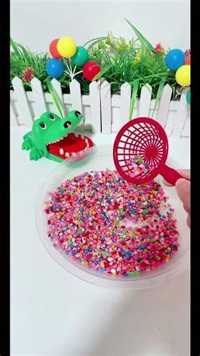 The Little Crocodile Plays With Sand Using Different Tools #funny #chinesetoyfactory