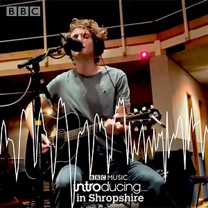 The mighty Dan Owen is the Shropshire song of the month for December 😍 From 8pm join Simon Berry for more brilliant music made here in the county, including some homegrown festive songs! 🎅 96FM 📻 or 🖱 https://www.bbc.co.uk/sounds/play/live:bbc_radio_shropshire | BBC Shropshire