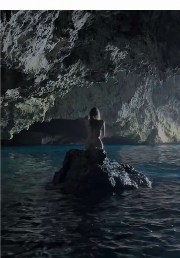 Don’t mind me, just luring some souls #siren #sirencore #sirenaesthetic #peterpan #neverland #mermaid #mermaidcore #mermaidaesthetic #sea #ocean #viral #fyp #viedelune