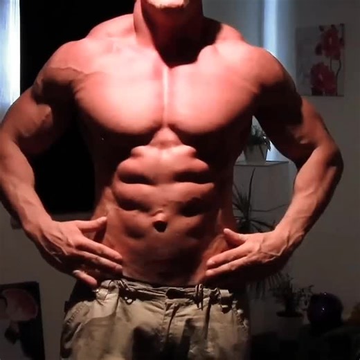 #muscleworship #muscles #bodybuilder #chest #biceps