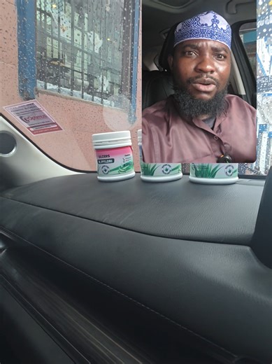 “Kuna stage mgonjwa wa acid na ulcers anafika, hata chakula ambacho hakiamshi acid kinakuwa kero. Si kwa sababu chakula ni kibaya — ni kwa sababu tumbo lina vidonda na limejeruhiwa. Chakula kikigusa vidonda, acid inaamka mara moja. Ndiyo maana wengine wanaogopa kula kabisa. Elimu ni tiba. Usikae kimya #acidreflux #ulcers #maumivuyatumboni #gerd #elimuyaafya