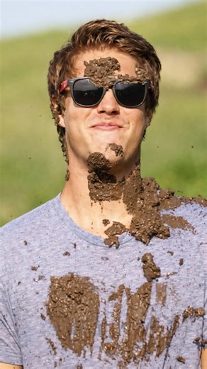 Mud attack caught on camera