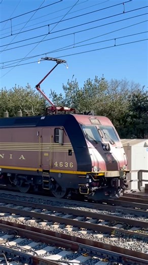 NJT 4636 “PRR” shoves a multi-level train out of Princeton Junction! (11/29/25)